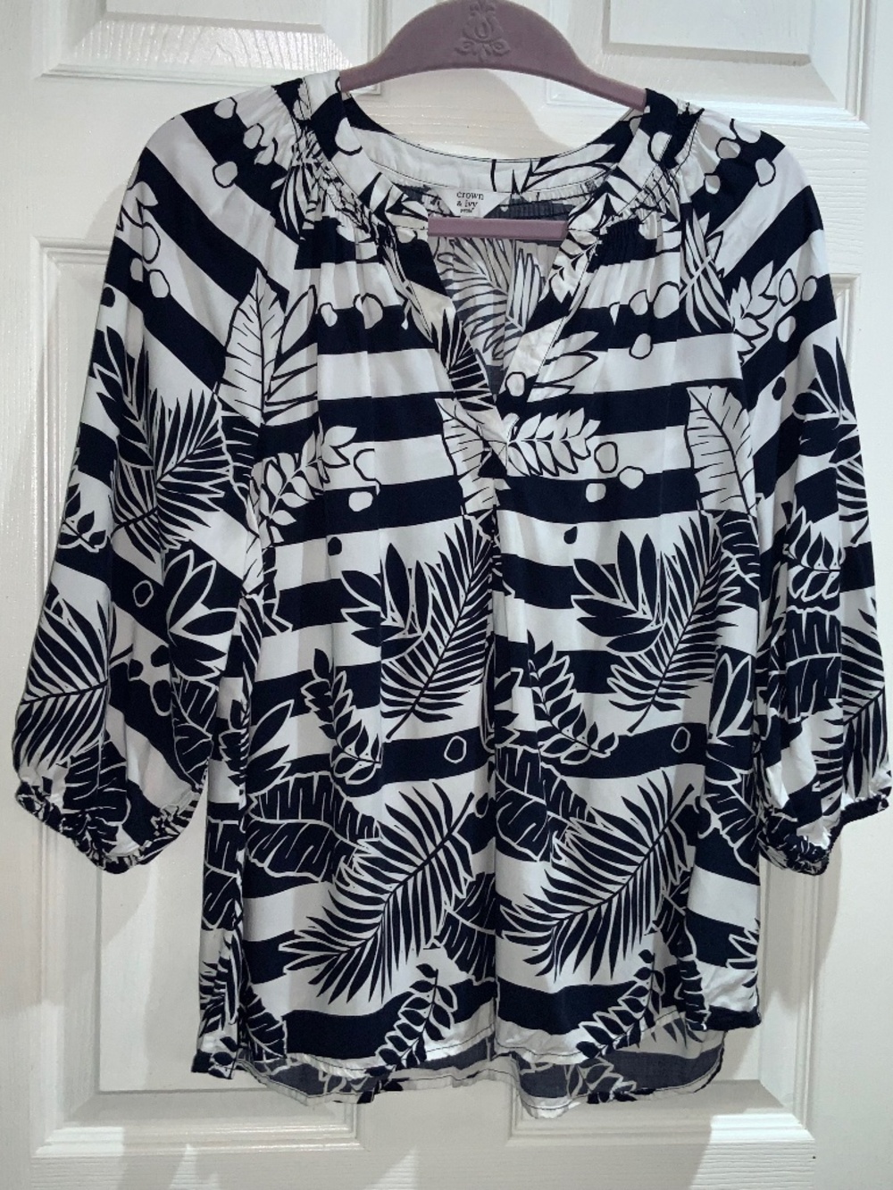 Crown & Ivy Petite black white split neck tropical print Sz PL 3/4 sleeve